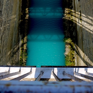 Vue du canal de Corinthe depuis un pont - Grèce  - collection de photos clin d'oeil, catégorie paysages